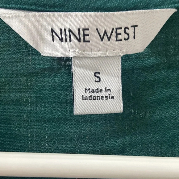 NWT Nine West blouse green ruffles buttons feminine small St Patrick’s day top - Picture 5 of 8